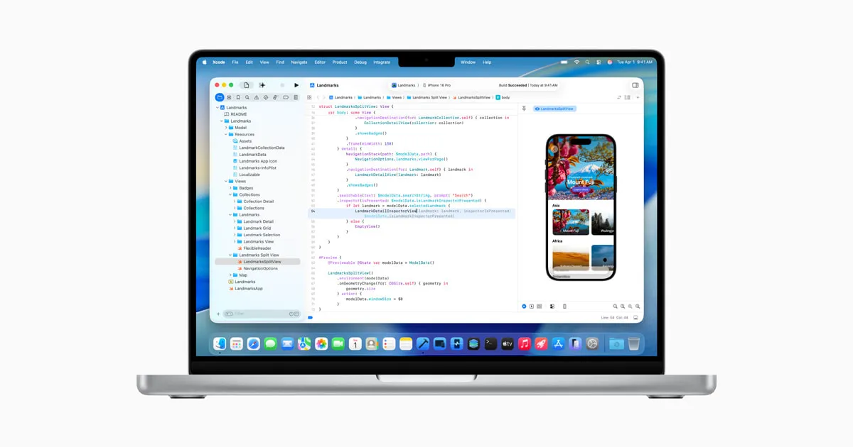 En MacBook Pro visar Xcode med kod och en iPhone-simulator som visar en app med landmärken.