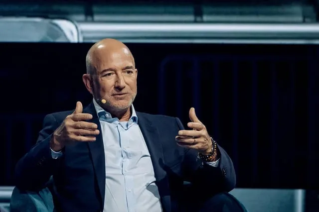 Jeff Bezos gör comeback – nya AI-bolaget värderas till 38 miljarder dollar