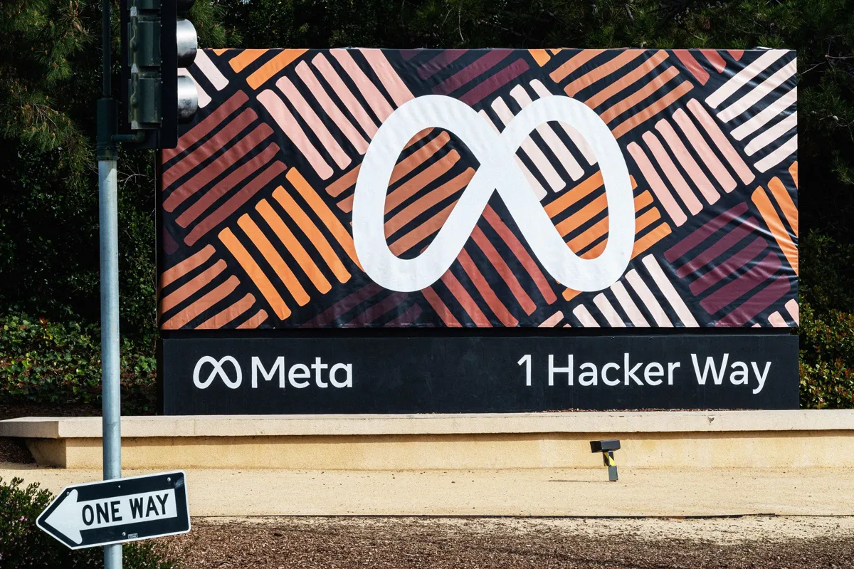 Metas AI-arbetare sparkas – efter att ha tränat sin egen ersättare