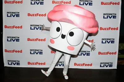 Skaparen rasar när Buzzfeed och Amazon gör AI-serie av hennes figur